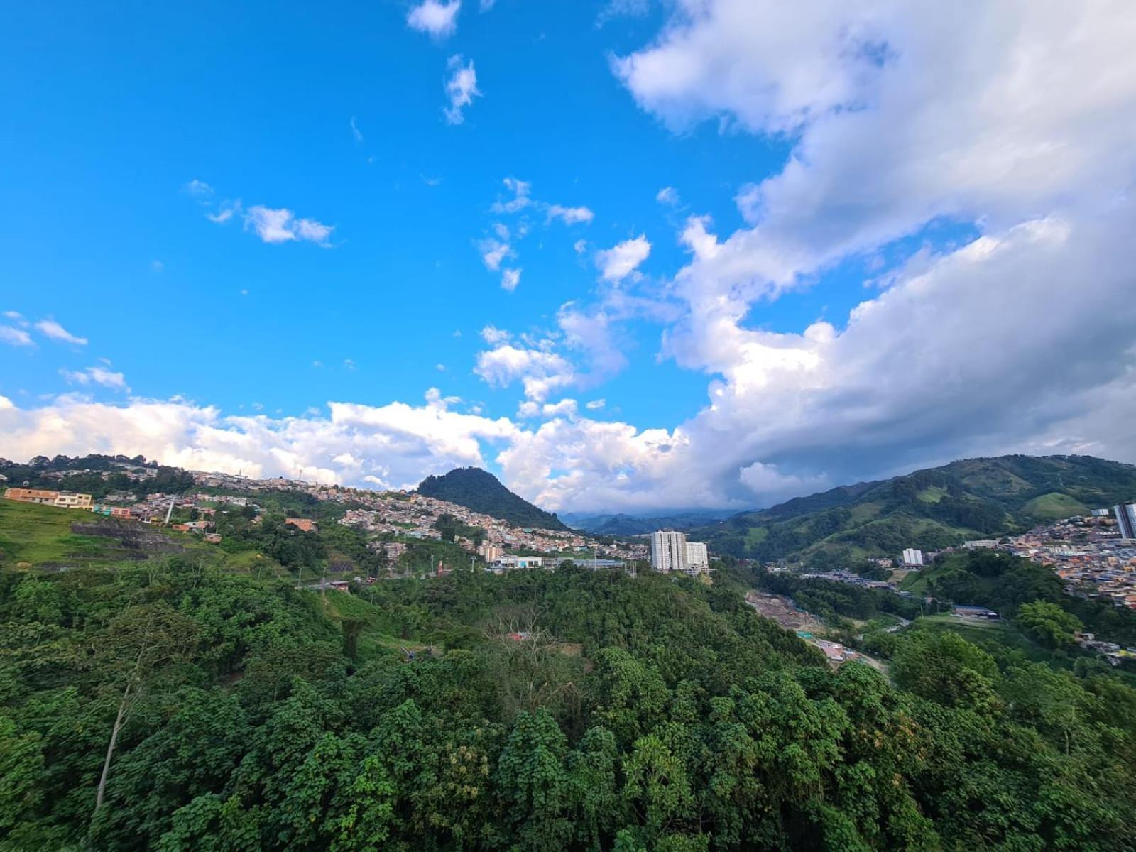 Moderno Apartamento Con Vista A Las Montanas Lejlighed Manizales Eksteriør billede